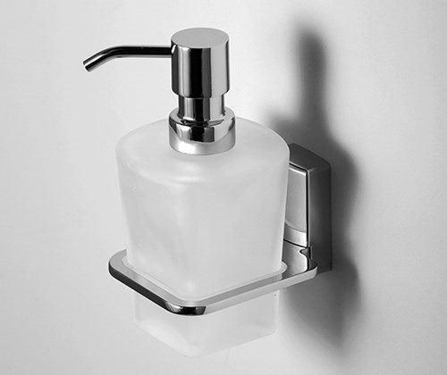Дозатор для жидкого мыла стеклянный WasserKRAFT К-5099 (300 ml) хром